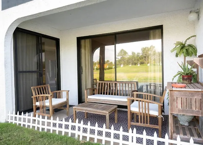 Quiet-Relaxing-Modern-Sleeps 8 Walk To The Beach!